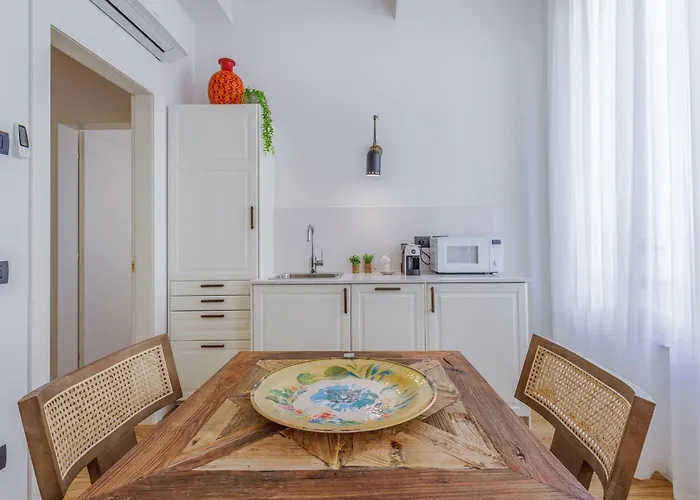 Dimora D'autore - Charm In The Heart Of דירה *